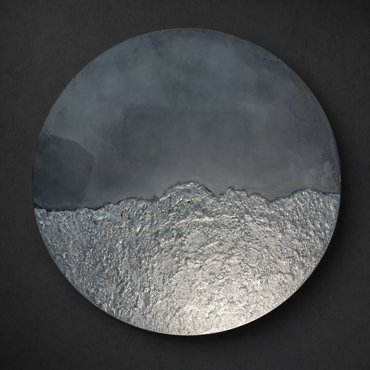 Silver Field, круглая серебряная картина